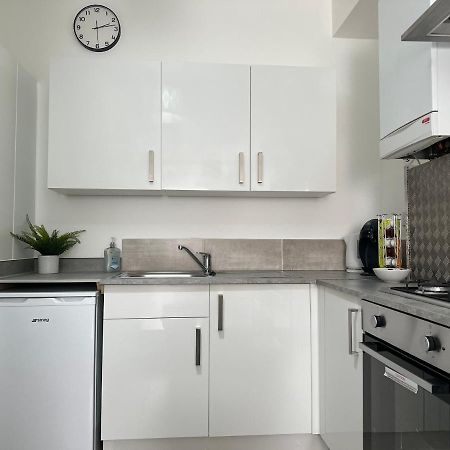 High Barnet Studio Flat Bagian luar foto