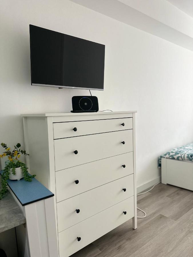 High Barnet Studio Flat Bagian luar foto