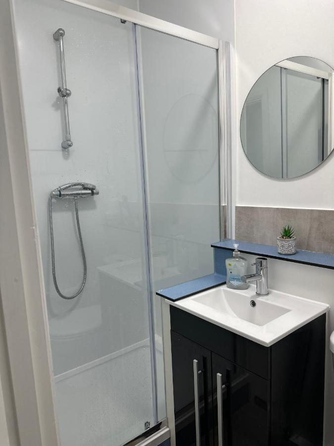 High Barnet Studio Flat Bagian luar foto