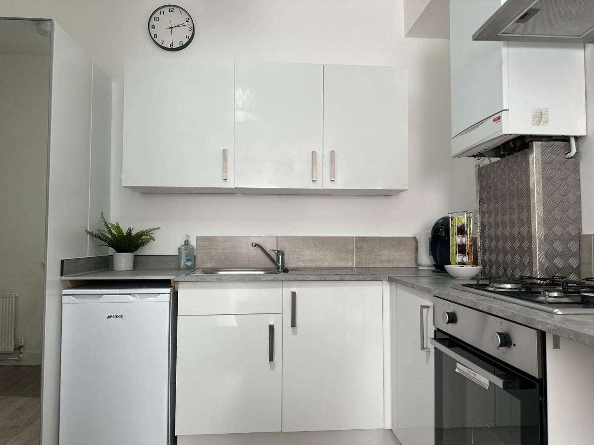 High Barnet Studio Flat Apartment Bagian luar foto