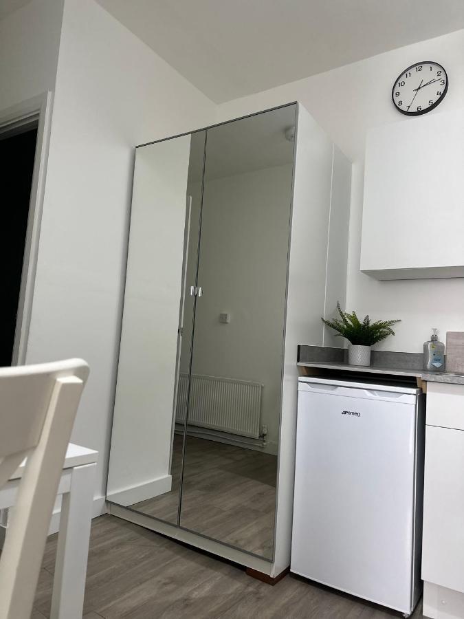 High Barnet Studio Flat Apartment Bagian luar foto